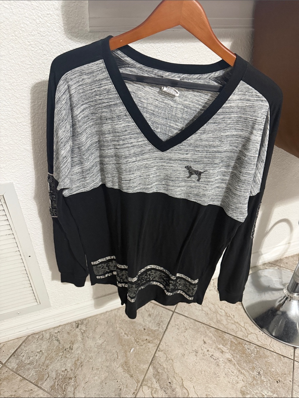PINK Victoria's Secret Black & Heather Gray V-Neck Sweater